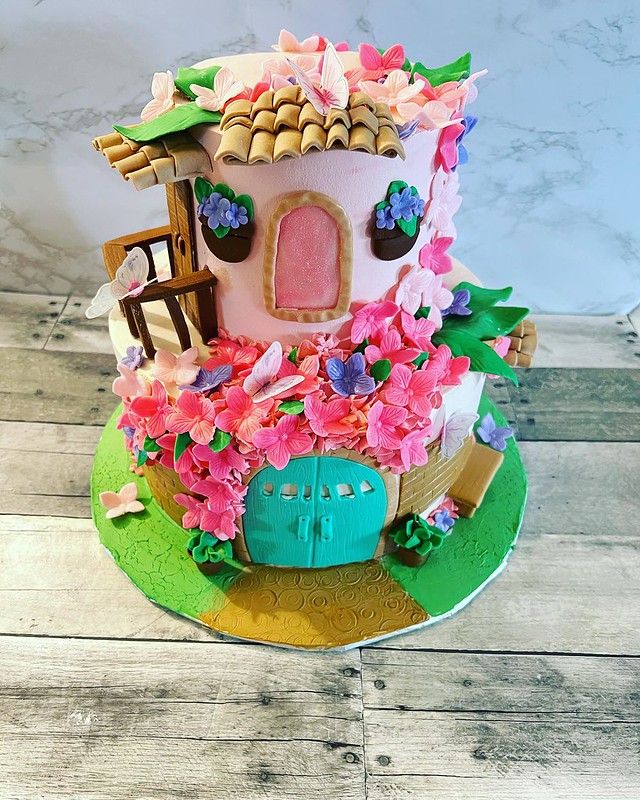 Cake by Lily’s Cakes N Treats