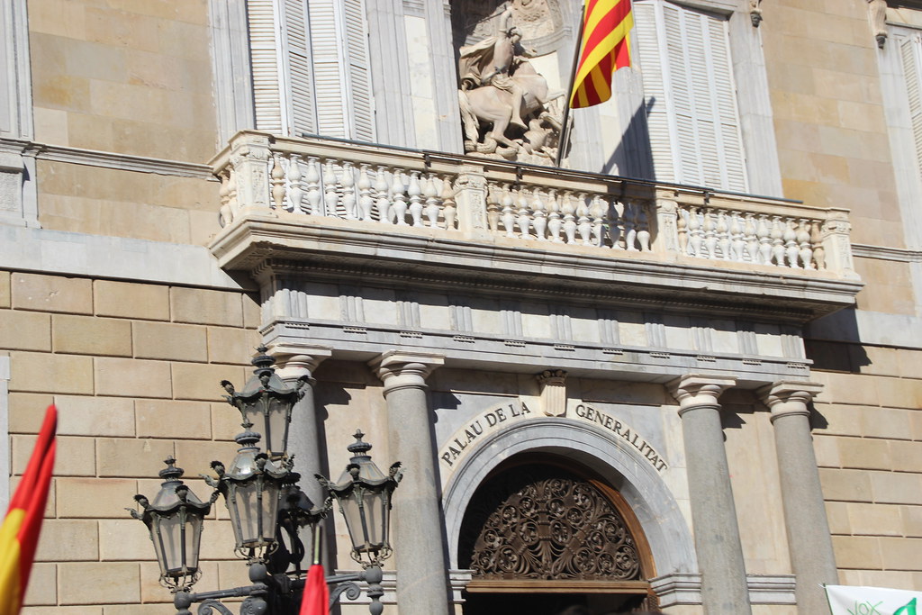 FOTOGRAFÍA. BARCELONA (ESPAÑA), 22.01.2023. La plataforma catalana «Cataluña Suma por España» moviliza contra Pedro Sánchez. Ñ Pueblo (100)