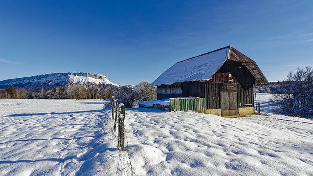 La grange et son manteau blanc  (Savoie 12/2022)