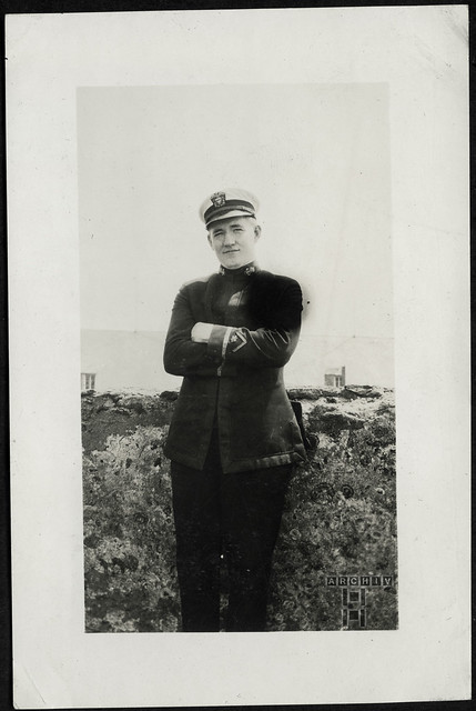 ArchivTappen31Album10h821 Porträt, Mann, USS Santa Rosa, Postwar WWI, 1910er