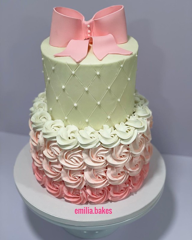 Cake by Emilia Bakes
