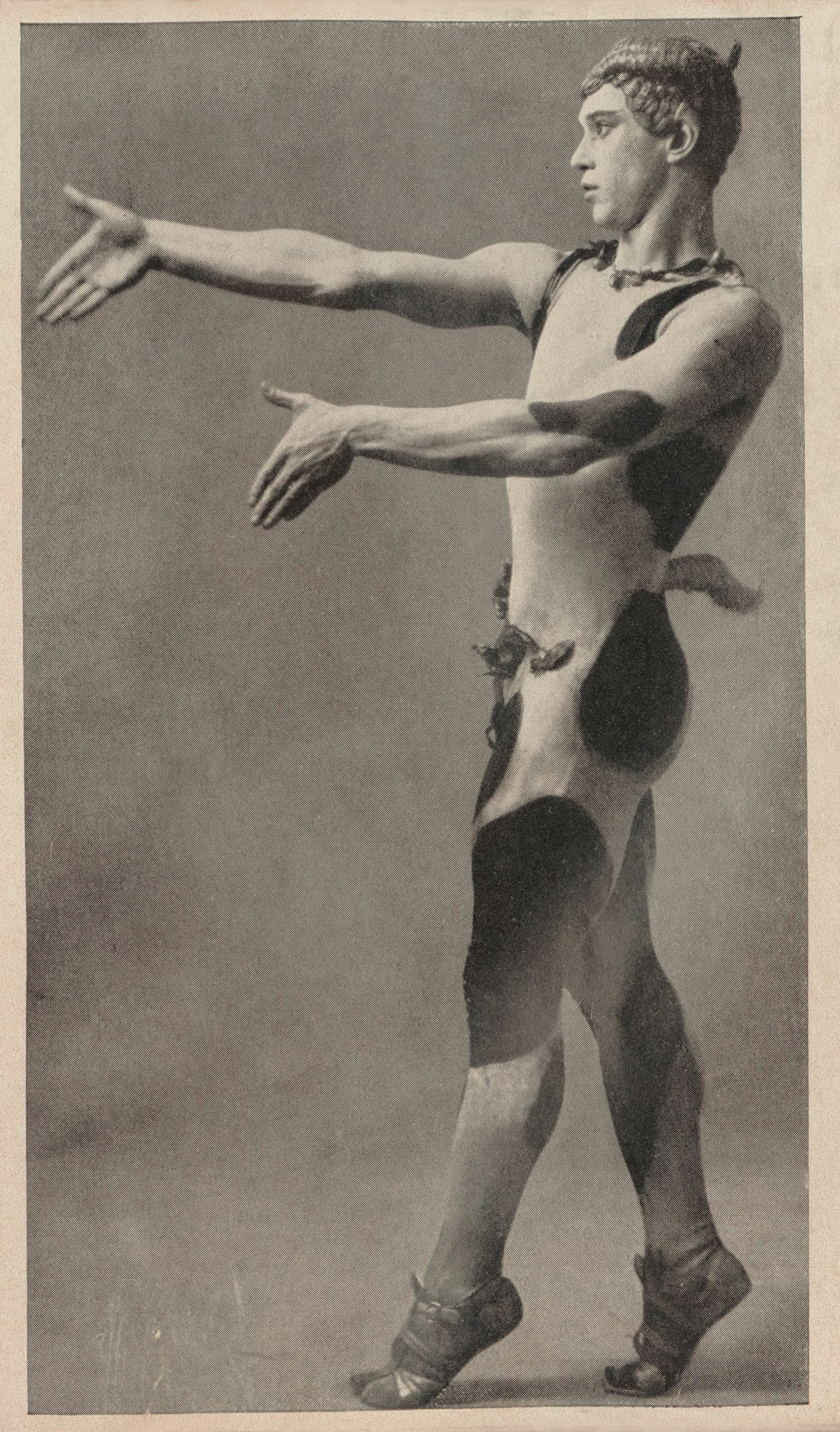 Nijinski dans "L'Après-Midi d'un Faune". 7me Saison de Ballets Russes. Collection des plus beaux numéros de "Comœdia illustré" et des programmes consacrés aux ballets et galas russes depuis le début à Paris, 1909-1921. Published 1912. | src BnF