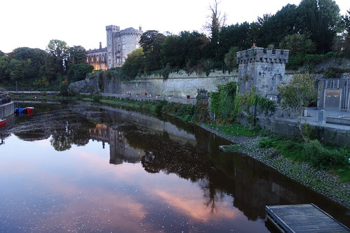 ireland irlanda kilkenny commons creativecommons sony sonyrx100 sonydscrx100 reflection reflejo castillo castle sunset atardecer puestadesol