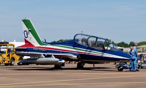 MM54539, ‘Italian Air Force’, 0 frecci tricolori. Aermacchi MB-339PAN on Dennis Basford’s railsroadsrunways.blogspot.co.uk’
