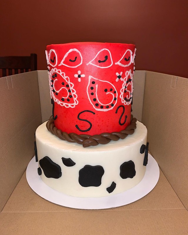 Cake by Ali Bakes Cakes, LLC
