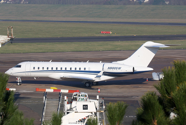 2008 Bombardier Global Express XRS N900SW - Solairus Aviation - Birmingham Airport 2023