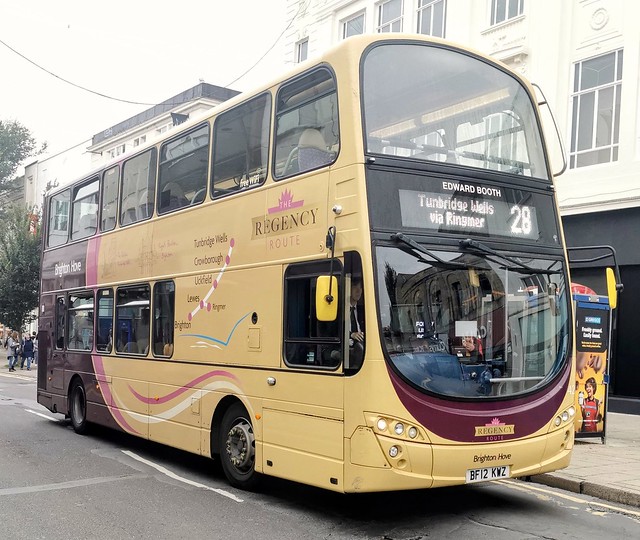Brighton and Hove Bus 425 is heading to it's bus stand on Churchill Square before leaving on route 28 to Tunbridge Wells via Ringmer. - BF12 KWZ - 7th October 2021