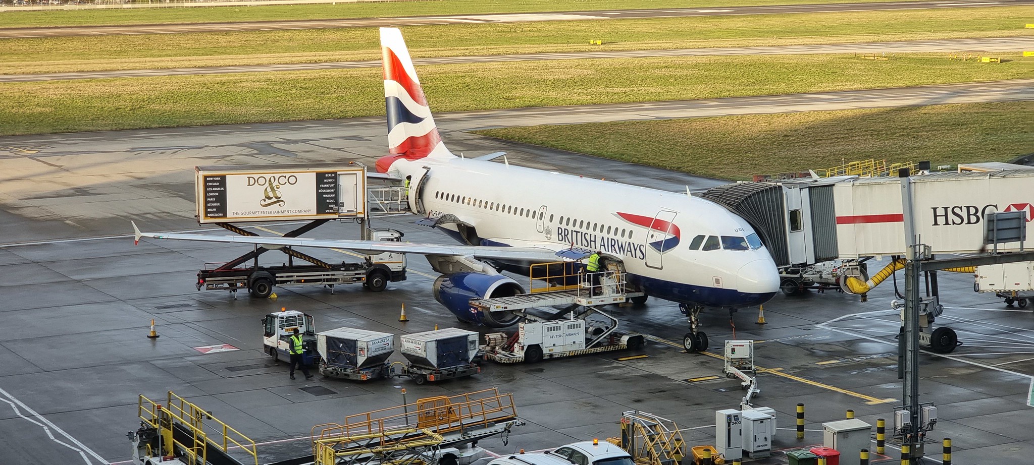 A BA short haul aircraft waiting to depart from T5