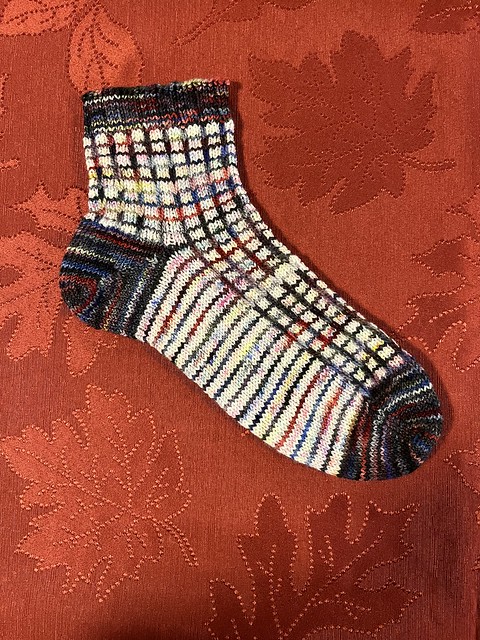 This morning I finally finished the first sock!
