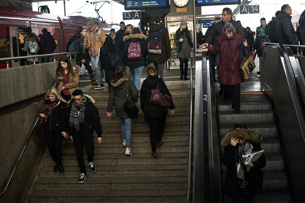 passengers @ Central station, Düsseldorf 2018