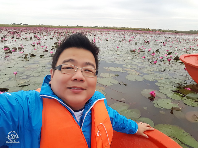 udon thani red lotus lake thailand