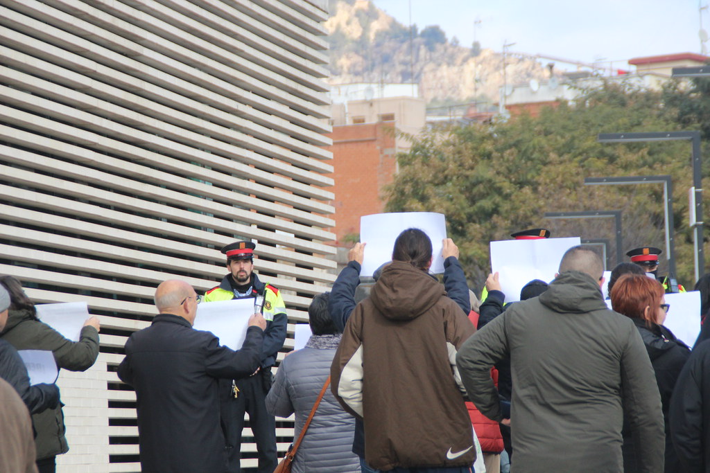 FOTOGRAFÍA. SANT FELIU DE LLOBREGAT (BARCELONA), ESPAÑA, 28.01.2023. VOX provincia de Barcelona inicia su precampaña de las elecciones municipales de 28M. Ñ Pueblo (2)