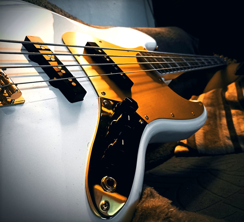 Back to gold Squier