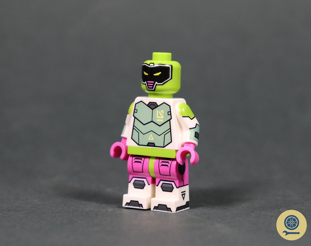 71037 - ROBOT WARRIOR (LEGO Collectable Minifigures Series 24) 3
