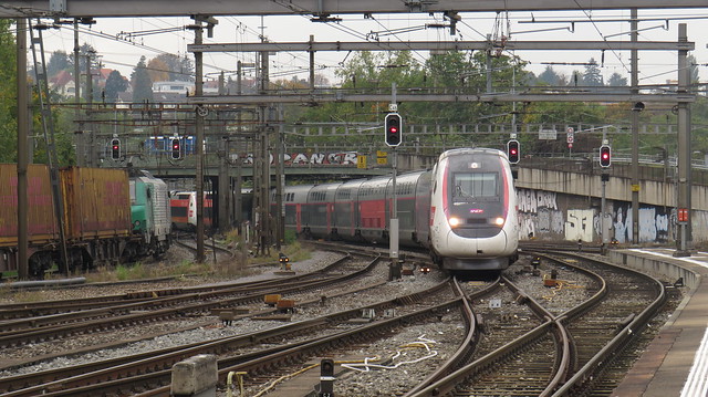 TGV Duplex fährt in Basel SBB ein