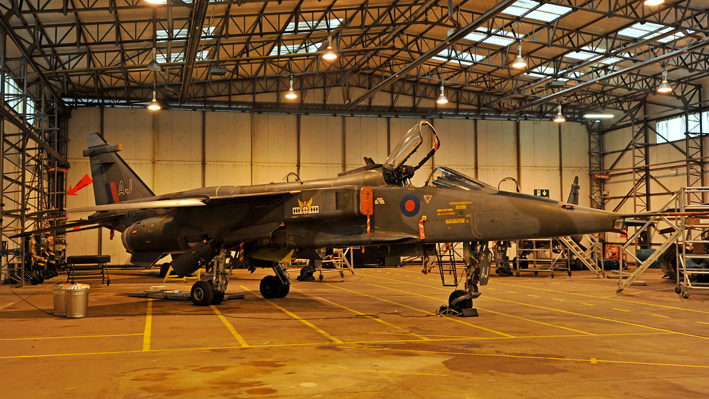 Some of the Jaguars at DSAE Cosford were in the old RAFG style wrap around scheme. This GR.1 is XX968/ AJ (9007M) still wearing its 14 Sqn markings. It seems to have been a G.I. from c. 1989.