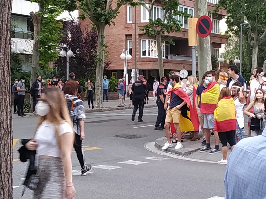 FOTOGRAFÍA. BARCELONA(ESPAÑA), 20.05.2020. Los catalanes resisten y consiguen manifestarse contra el Gobierno de coalición socialcomunista de España . Ñ Pueblo (3)