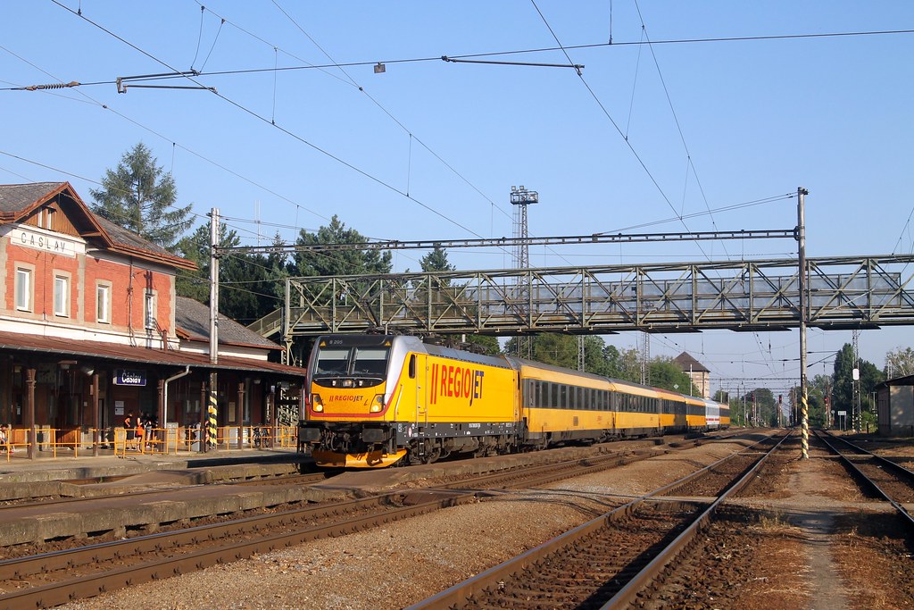Regiojet 388 205 in Čáslav op 22-7-2022