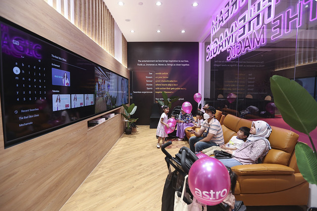 Astro Raikan Pembukaan Antara Experience Store Perdana Yang Terbesar