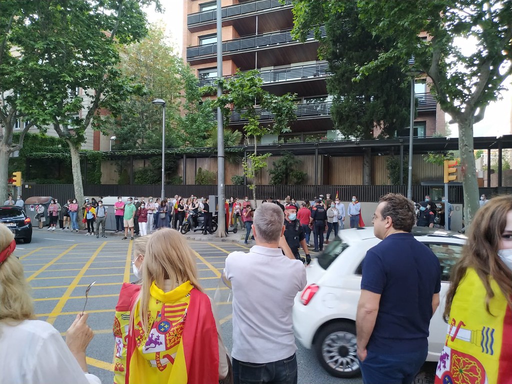 FOTOGRAFÍA. BARCELONA(ESPAÑA), 20.05.2020. Los catalanes resisten y consiguen manifestarse contra el Gobierno de coalición socialcomunista de España . Ñ Pueblo (5)
