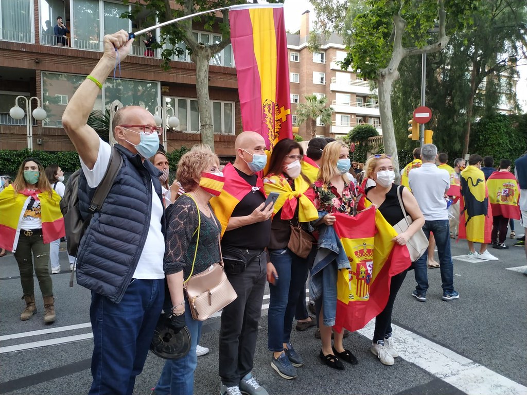FOTOGRAFÍA. BARCELONA(ESPAÑA), 20.05.2020. Los catalanes resisten y consiguen manifestarse contra el Gobierno de coalición socialcomunista de España . Ñ Pueblo (4)