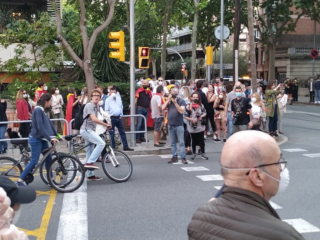 FOTOGRAFÍA. BARCELONA(ESPAÑA), 20.05.2020. Los catalanes resisten y consiguen manifestarse contra el Gobierno de coalición socialcomunista de España . Ñ Pueblo (31)