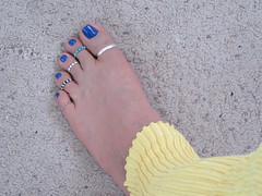Barefoot Toes Out