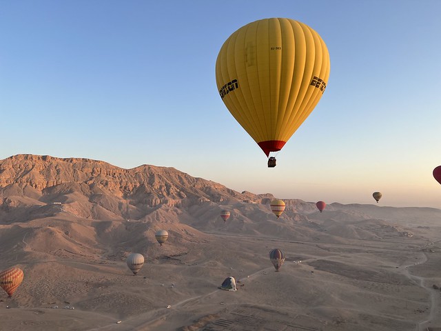 Globos volando en Luxor (Egipto)