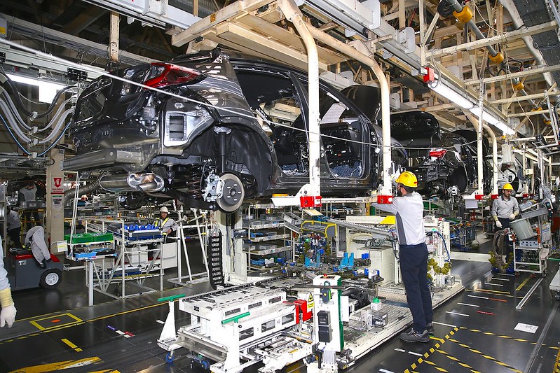 Produção de híbridos plug-in e baterias Toyota vêm para a Europa