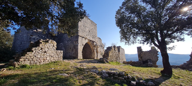 Ruines du château d'Allègre, près des Fumades (Gard)