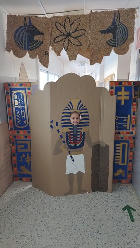 1° B. Faraones