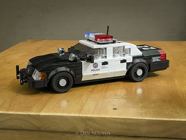 LEGO LAPD Crown Victoria