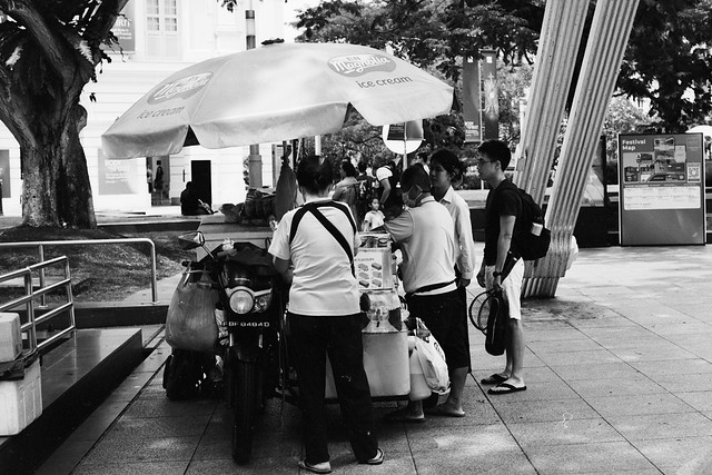 Street ice cream vendor (approved vendor in Singapore)