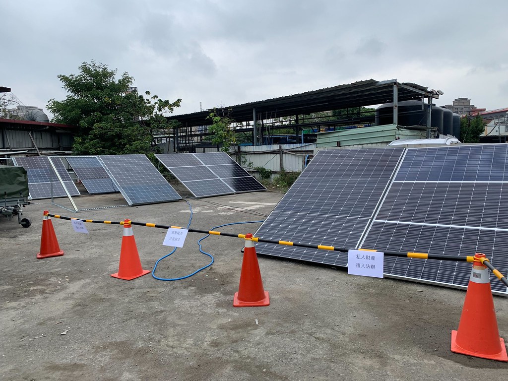 綠色和平為了「歡迎光零」臨時搭建裝置容量7.2KW的太陽能案場。圖片來源：綠色和平提供