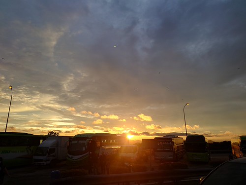 20230203_191214 by bdrc, xperia 5iii mobile phone sony asdgraphy malaysia roadtrip sunset lamppost rr station