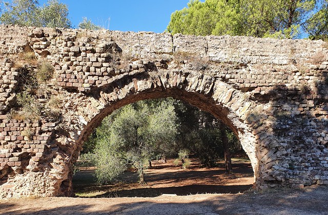 Arche de l'aqueduc romain de Fréjus