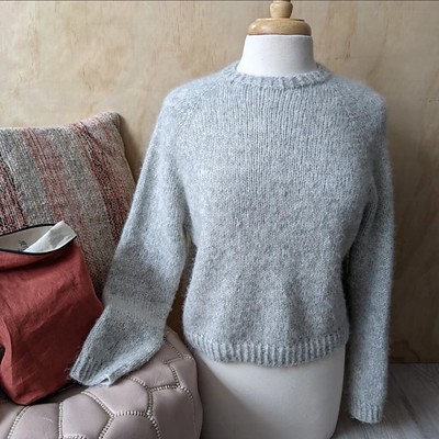 The Warm-Up Sweater by Espace Tricot is your new favourite sweatshirt.