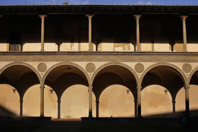 Second cloister, Brunelleschi/Rossellino, 1453, Basilica di Santa Croce, Florence..