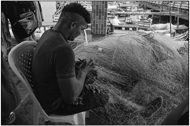 Weaving the fishing net