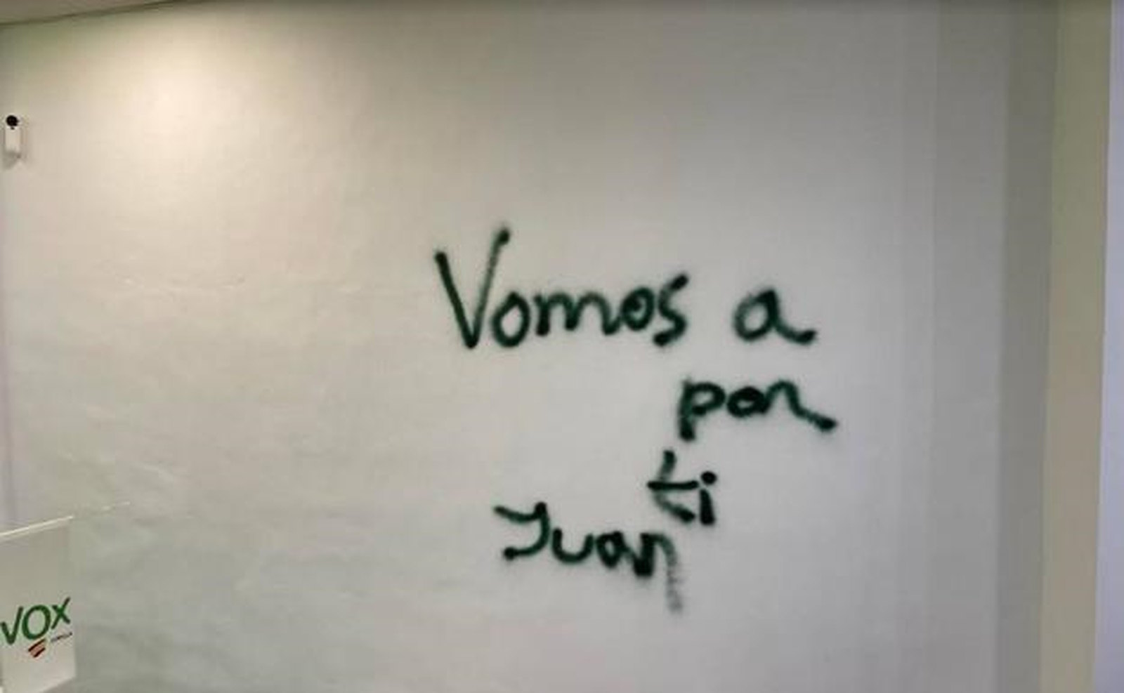 FOTOGRAFÍA. JUMILLA (REGIÓN DE MURCIA) ESPAÑA, 02.05.2023. La izquierda y ultraizquierda atacan una sede de VOX en Jumilla (Murcia), roban y amenazan de muerte . Ñ Pueblo (2)
