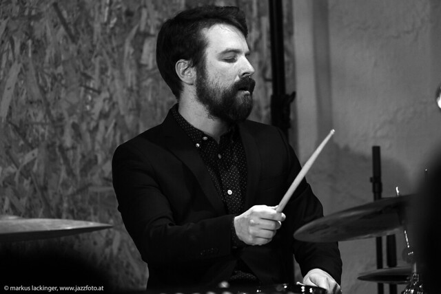 Jakob Kammerer: drums