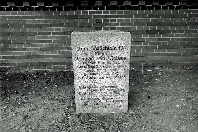 Berlin Wannsee Grabstein 1.8.2021