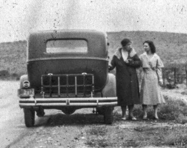 the road at Sabinas Hidalgo, Nuevo León, MX, 1931