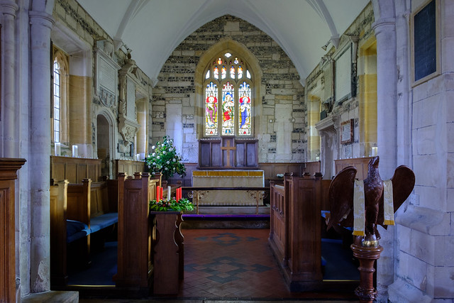 Piddlehinton - St Mary's church, chancel interior
