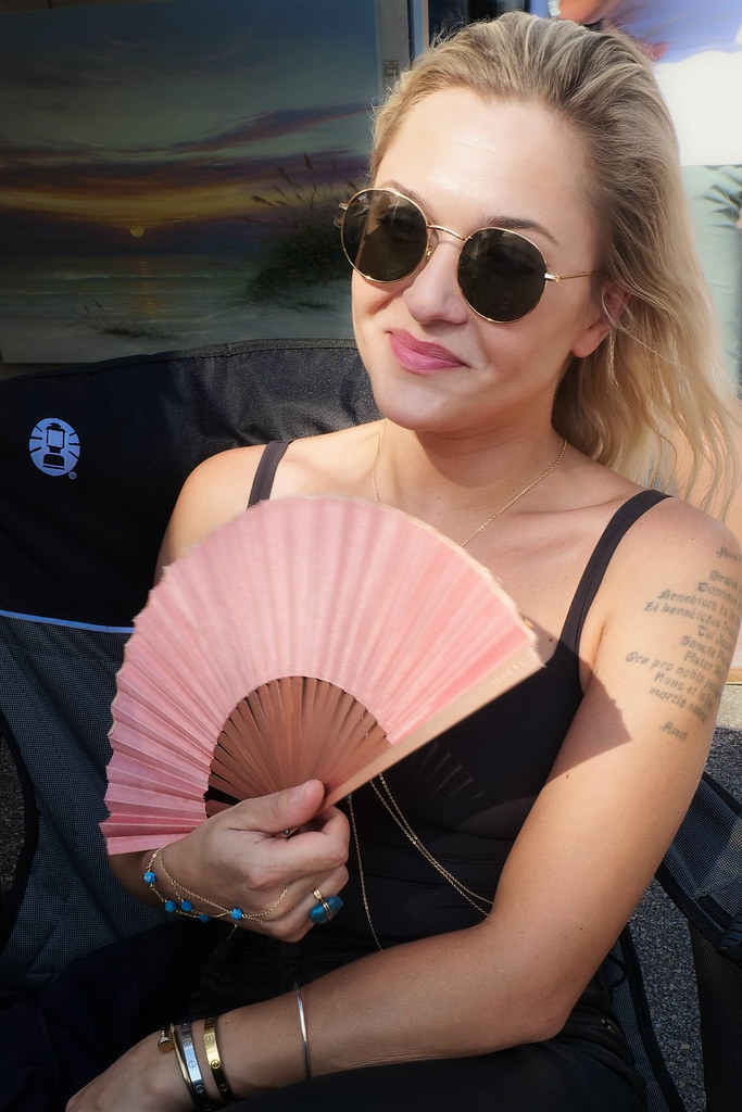 Flickr Fan Fan Woman | Woman with a fan | Robert Neul | Flickr