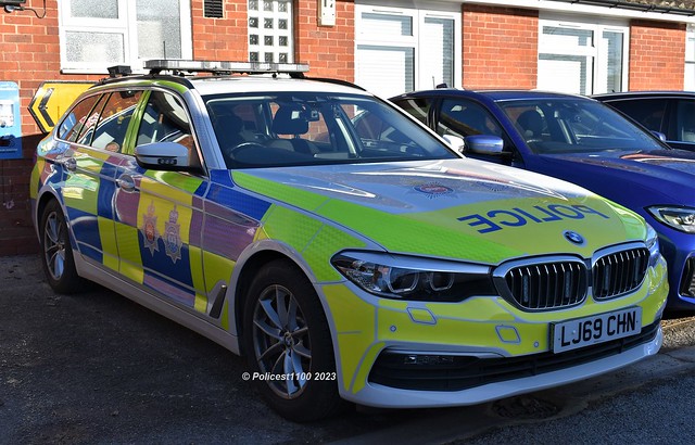 Sussex Police RPU BMW 530D LJ69 CHN