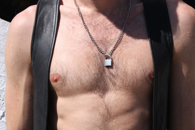 CUTE YOUNG MUSCLE STUD  ! ~  photographed by ADDA DADA ~   FOLSOM STREET FAIR 2022 ! ~ ( safe photo )
