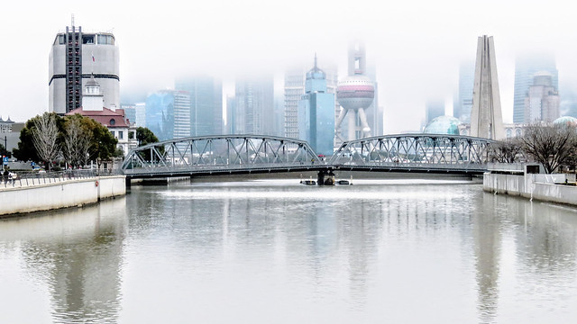 Garden bridge and Lujiazui on a cloudy day