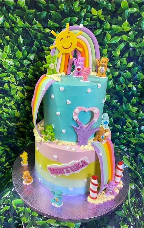 Cake by Elsa's Cake & Bake