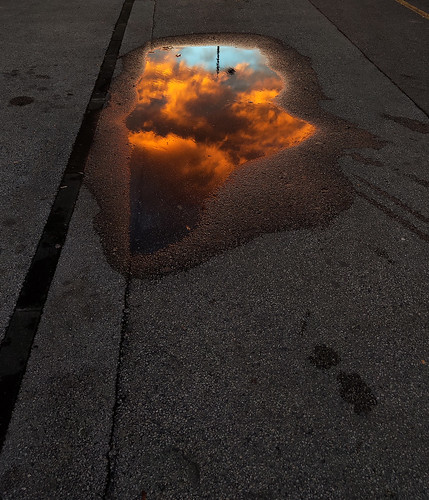 dust sunset sidewalk reflection upsidedown sky skies heavens puddle water winter january 2023 zagreb city skyscape clouds colours colors colorful contrast smartphone xiaomi xiaomi12x medium:type=digital wideangle android croatia snapshot